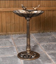 Bird Bath & Feeder Traditional