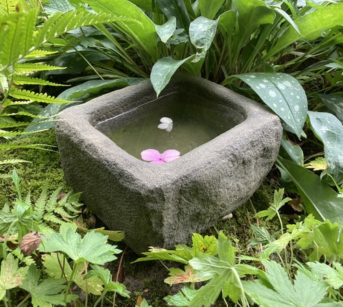 Stone garden small rustic - small,